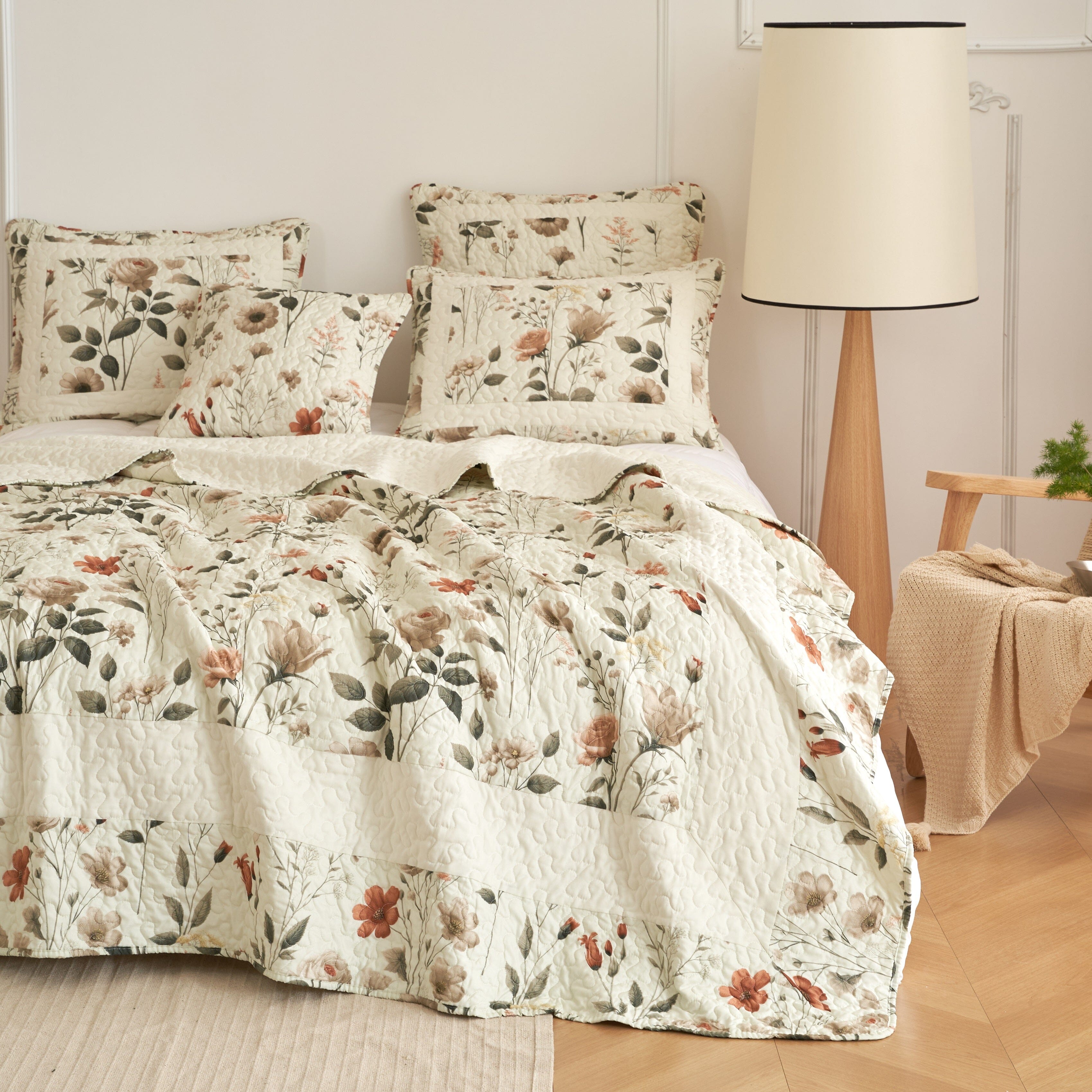 Enchanted Meadow Quilt Set – Beige, Rose & Soft Green Floral