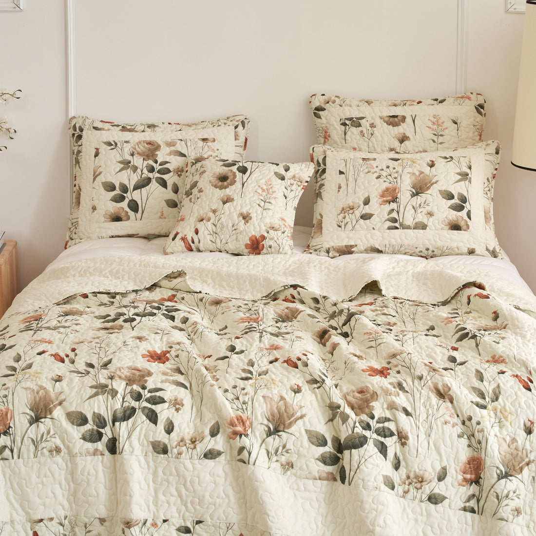 Enchanted Meadow Quilt Set – Beige, Rose & Soft Green Floral