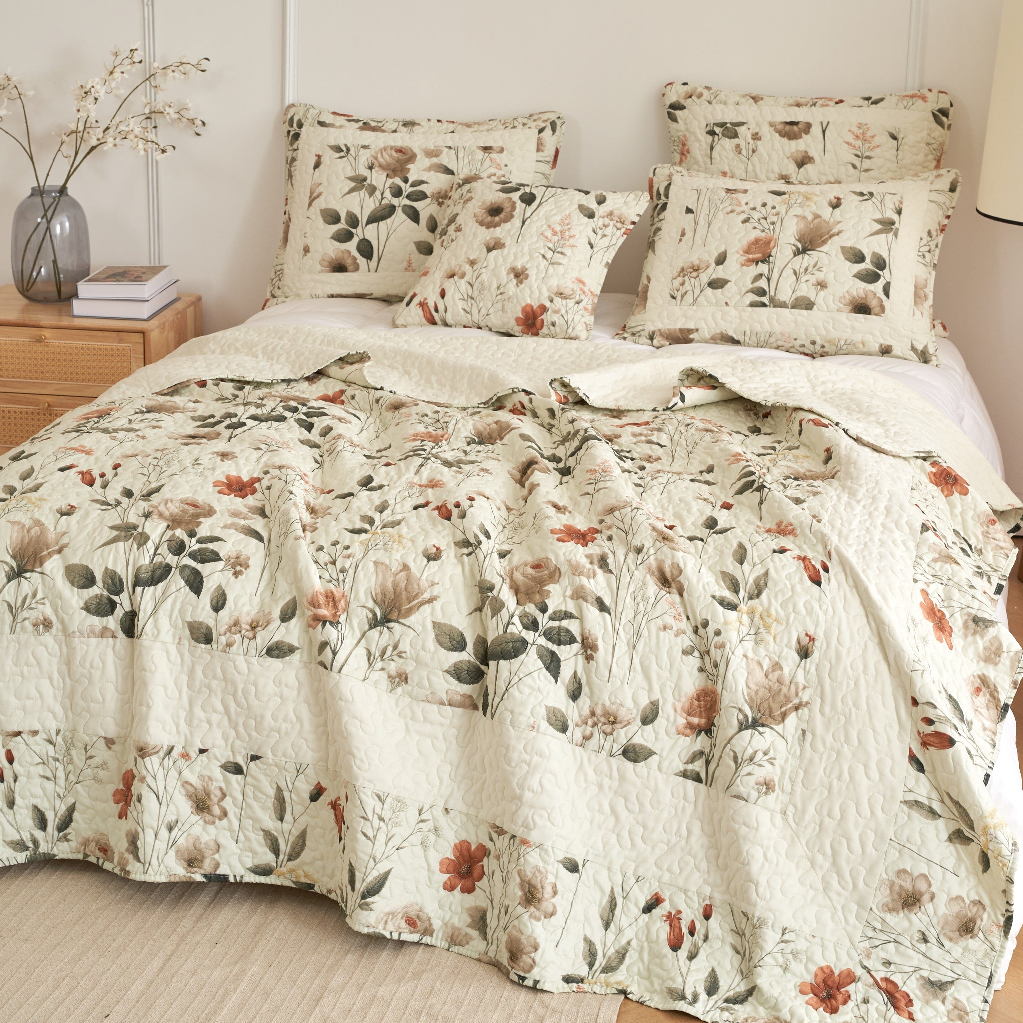 Enchanted Meadow Quilt Set – Beige, Rose & Soft Green Floral