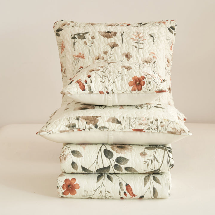 Enchanted Meadow Quilt Set – Beige, Rose & Soft Green Floral