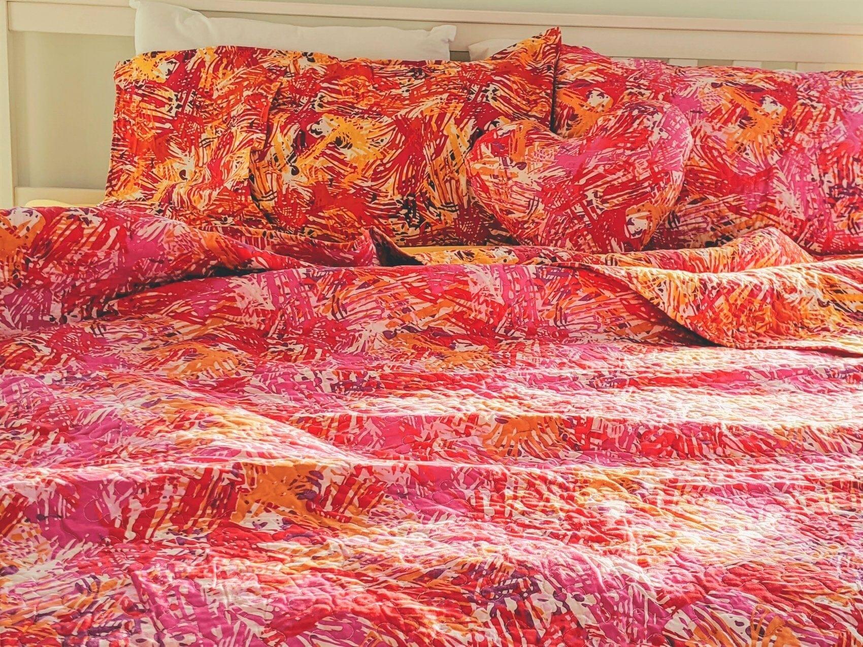 Lovely Pop of Colors Quilted Bedspread Set – Lightweight (KBJ1625)