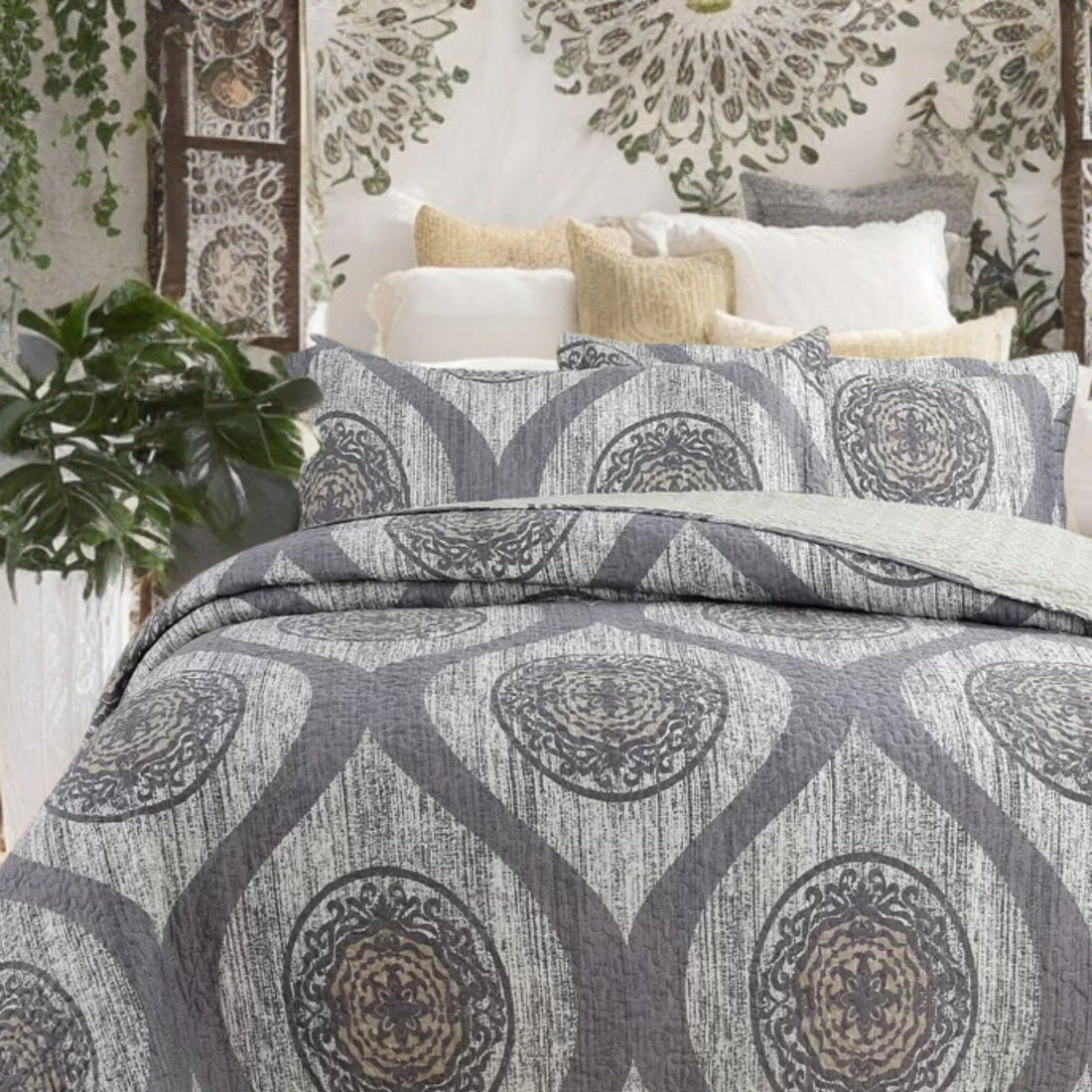 Rustic Grey Mosaic Reversible Quilted Bedspread Set (SD16299)