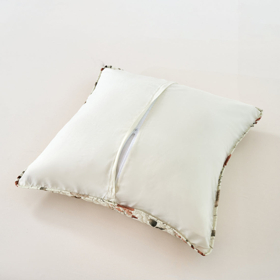 Enchanted Meadow Quilt Set – Beige, Rose & Soft Green Floral