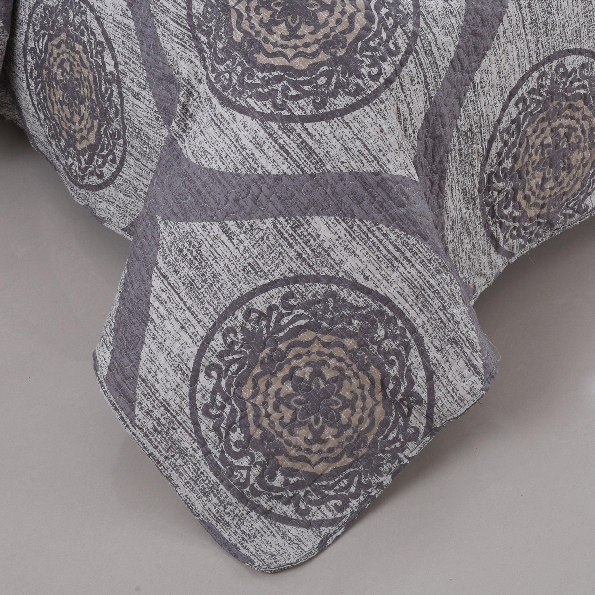 Rustic Grey Mosaic Reversible Quilted Bedspread Set (SD16299)