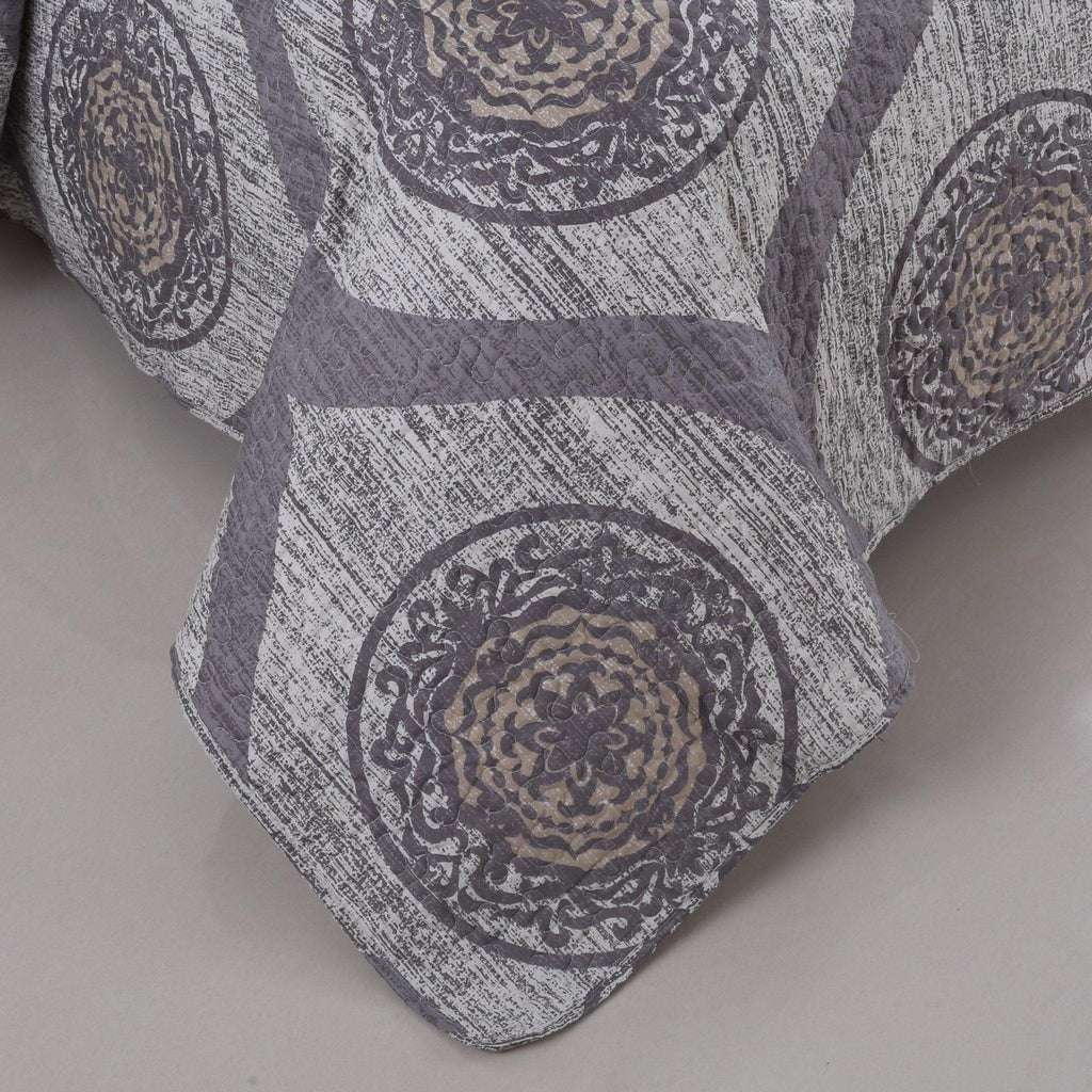 Rustic Grey Mosaic Reversible Quilted Bedspread Set (SD16299)