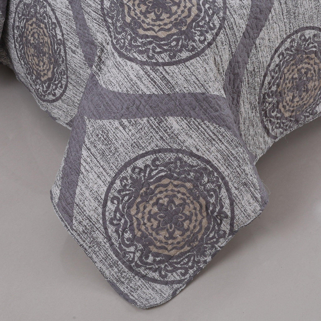Rustic Grey Mosaic Reversible Quilted Bedspread Set (SD16299)