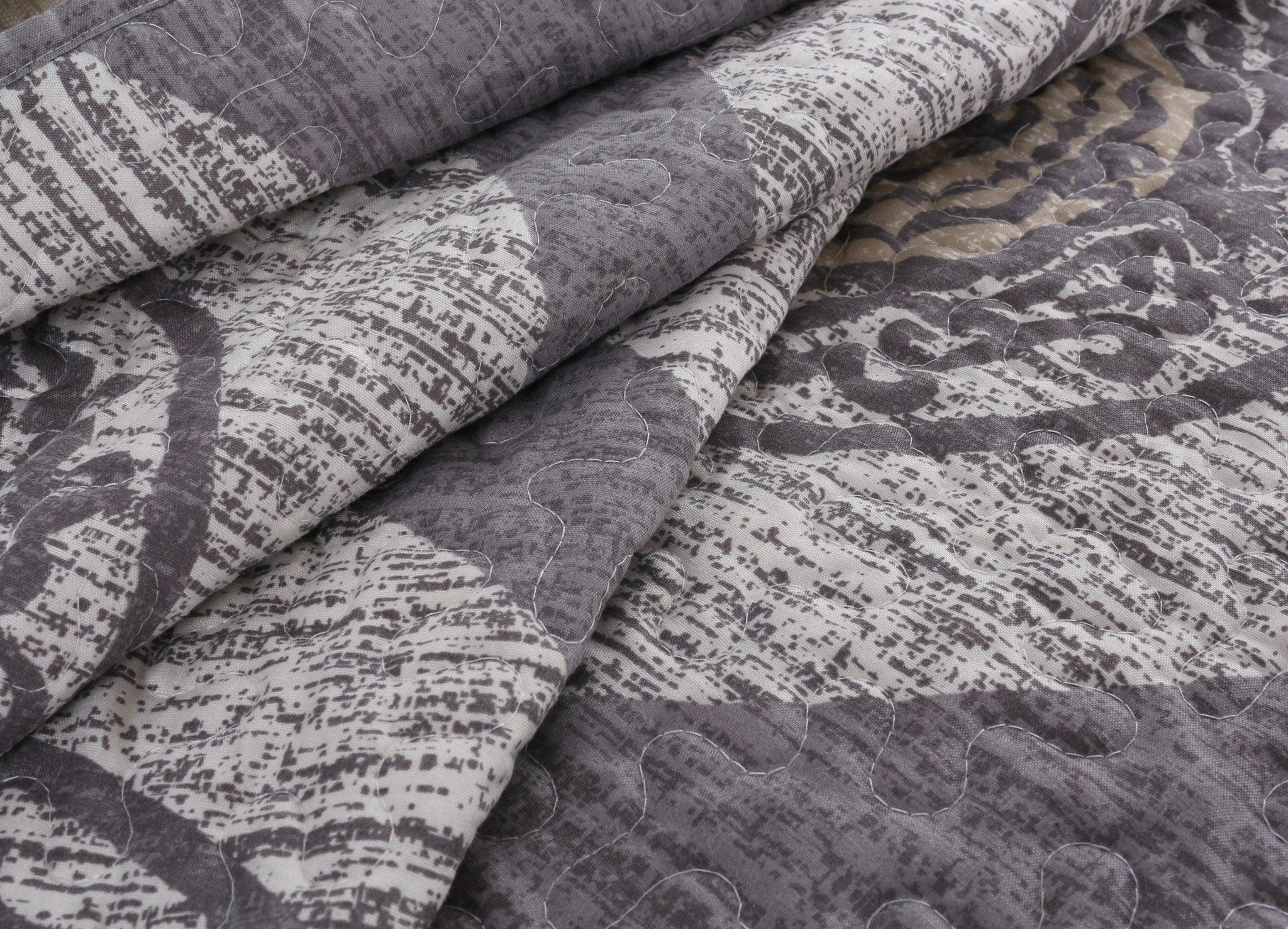 Rustic Grey Mosaic Reversible Quilted Bedspread Set (SD16299)